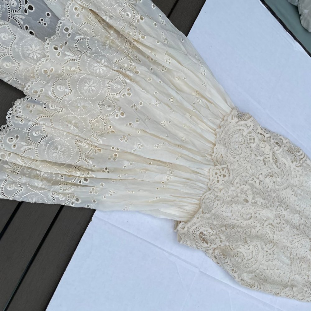 ❌SOLD❌Spell And The Gypsy Brooklyn Bridal Lace Gown Wedding Dress - Picture 8 of 16